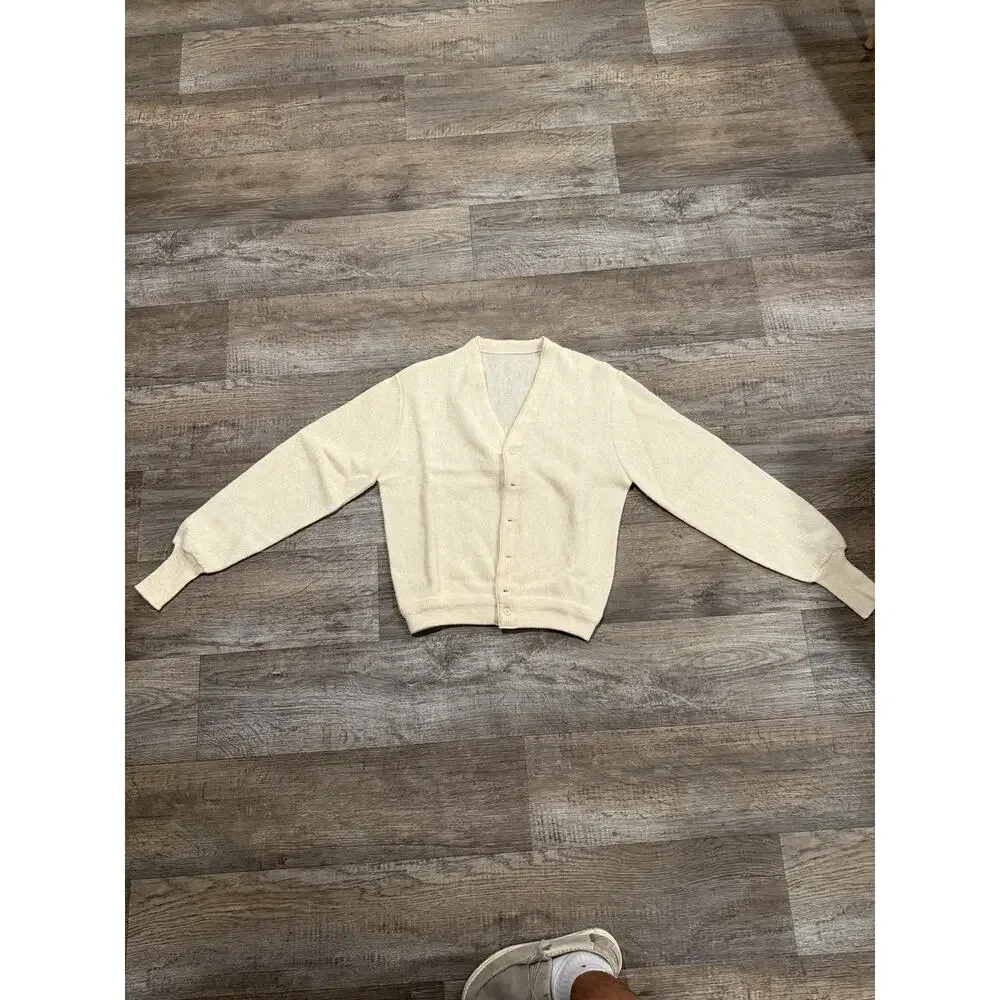 Vintage Men’s Medium Ivory Button Front Cardigan Sweater V-Neck Knit